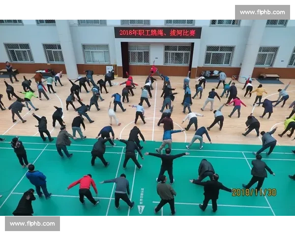 八人齐心共舞长绳展现团队默契与速度的精彩集体跳绳比赛